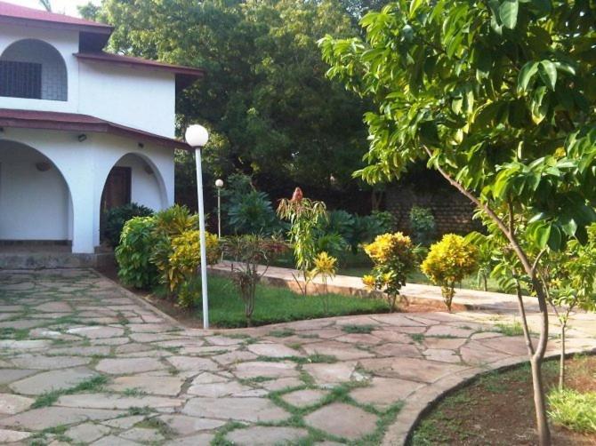 말린디 Giraffe House B&B 외부 사진
